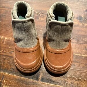 Vans Toddler Waterproof Boots (6.5C) 2 pairs available